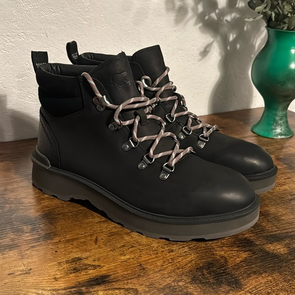 Shoes - Sorel Hi-Line Hiking Boots - Waterproof, Leather Women 12- Men 10.